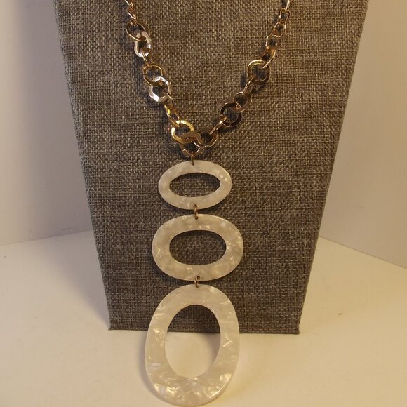 Vintage Looking Mod Style Pendant Necklace - Picture 1 of 7